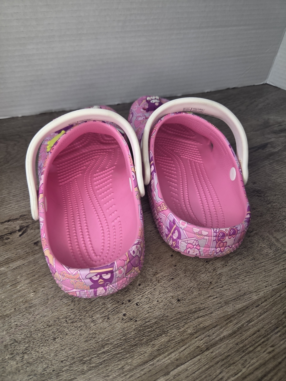 Hello Kitty Crocs - Picture 4 of 7